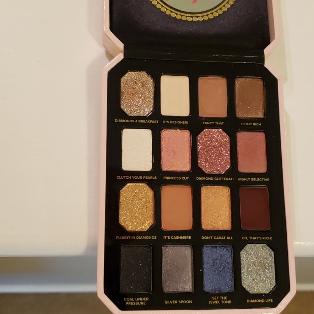 Too Faced Pretty Rich eyeshadow palette